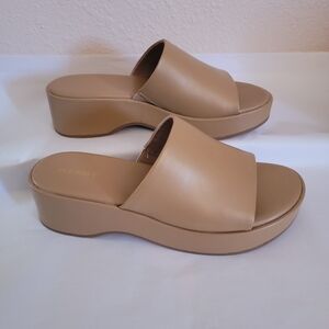 Old Navy Tan Platform Slide Mules with Wide Band
